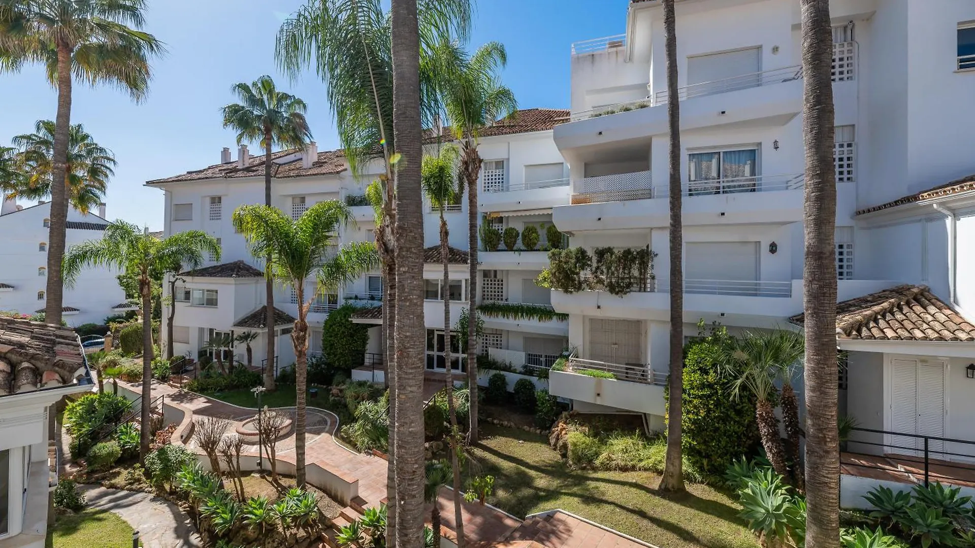 Apartment Stunning Duplex By The Golf & Terrace By The Beach Marbella Spain
