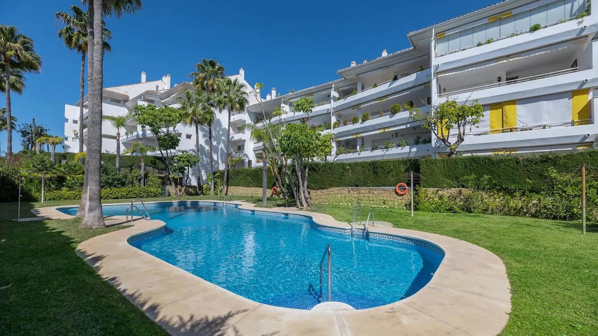 Apartment Stunning Duplex By The Golf & Terrace By The Beach Marbella