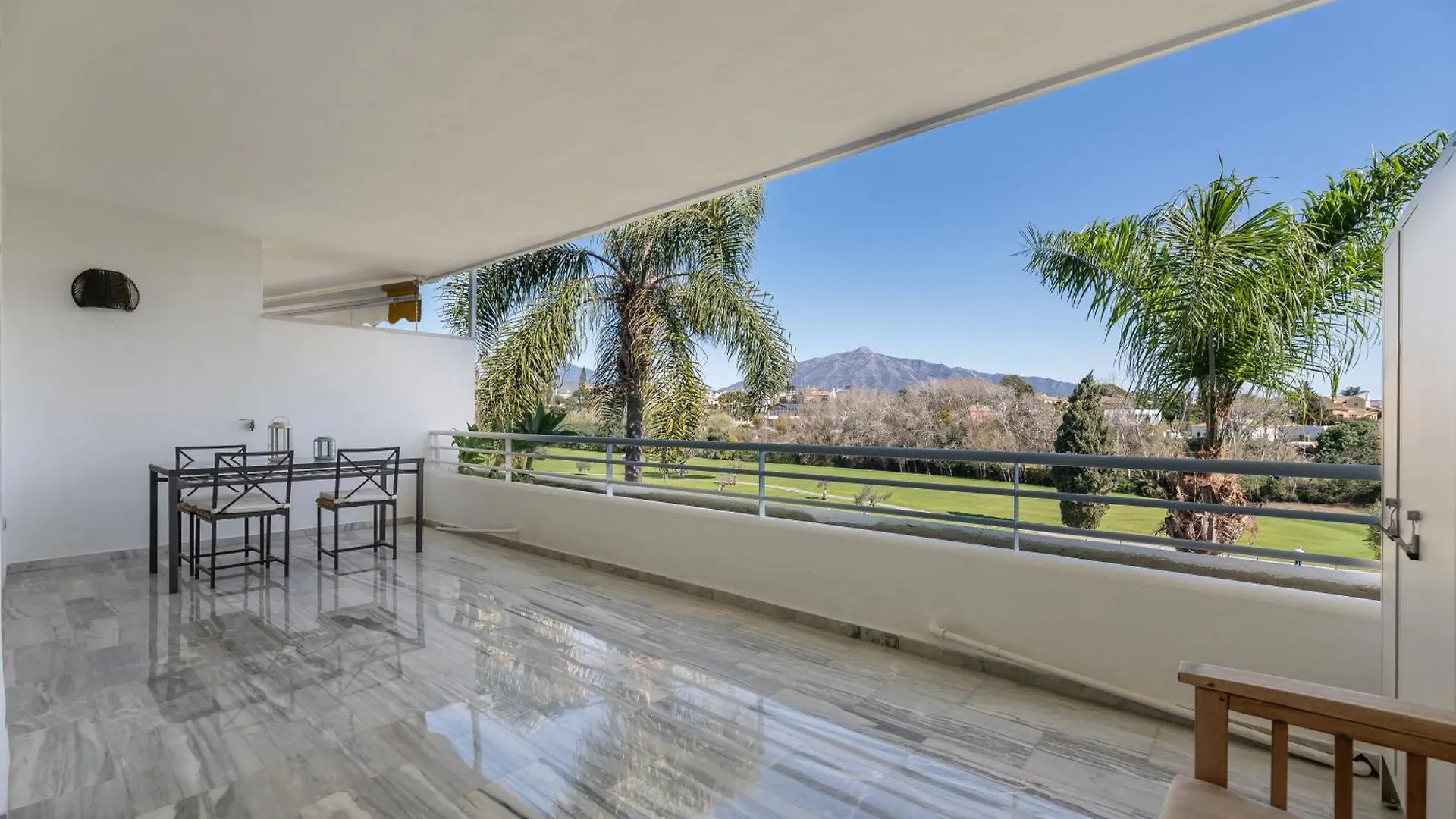 Stunning Duplex By The Golf & Terrace By The Beach Marbella