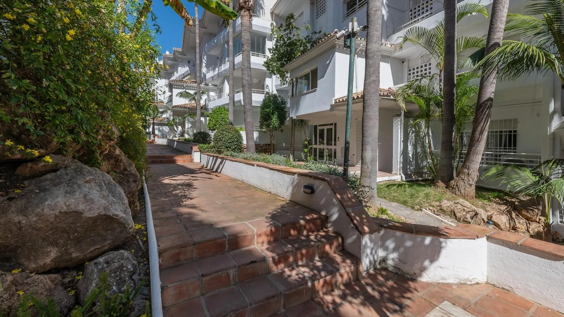 Stunning Duplex By The Golf & Terrace By The Beach Marbella