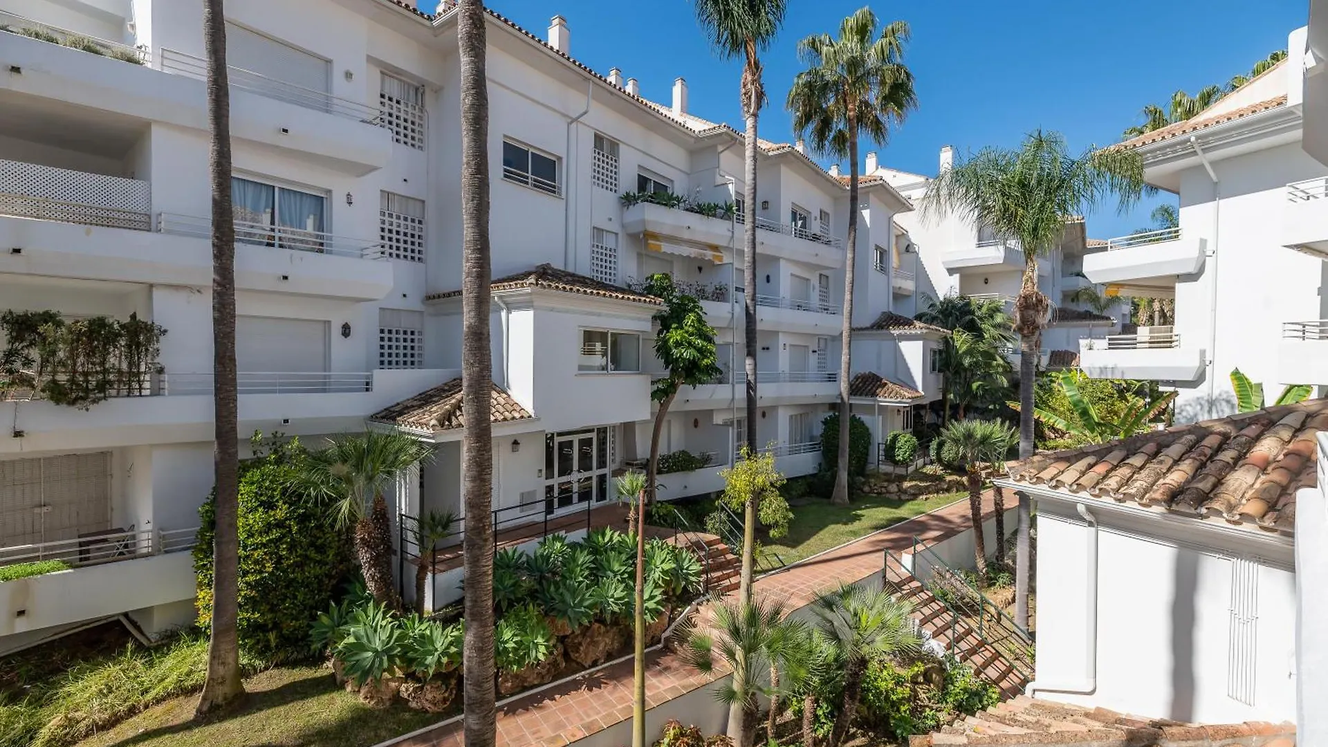 Lägenhet Stunning Duplex By The Golf & Terrace By The Beach Marbella