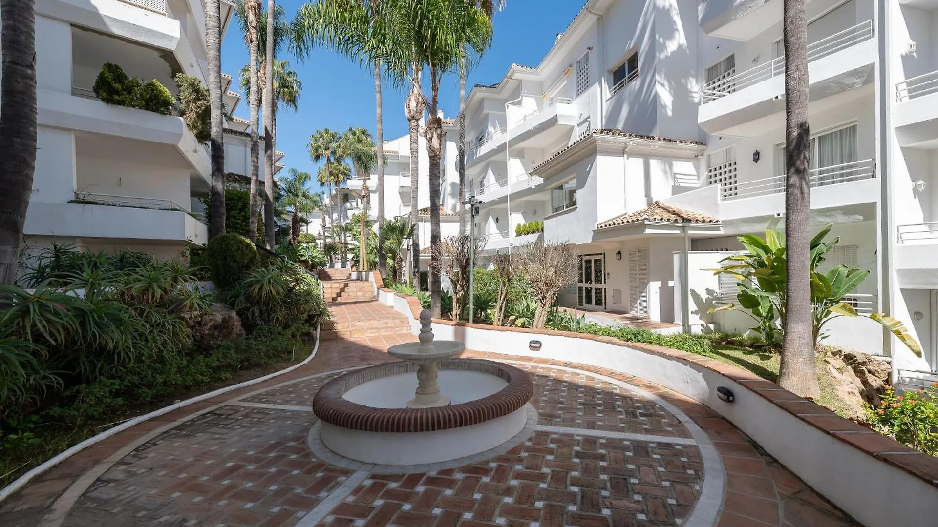 Stunning Duplex By The Golf & Terrace By The Beach Marbella Lägenhet