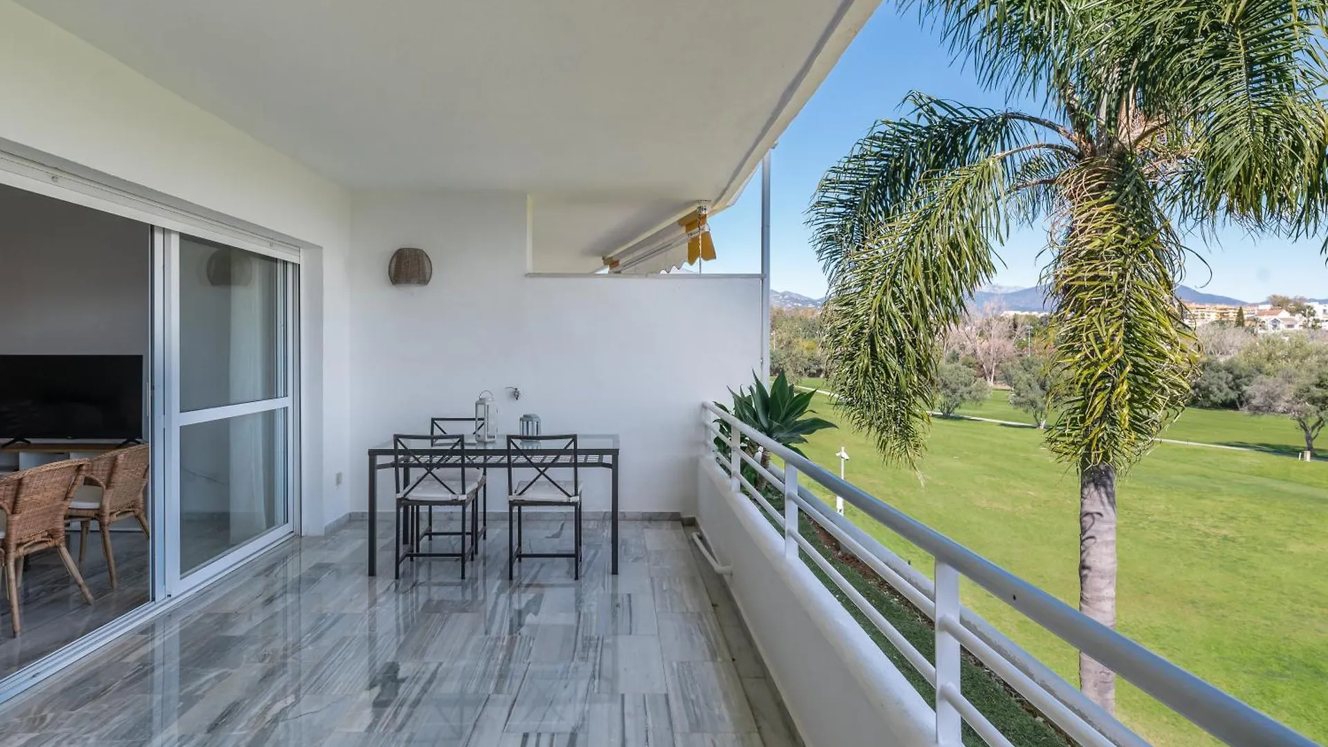 Lägenhet Stunning Duplex By The Golf & Terrace By The Beach Marbella Spanien