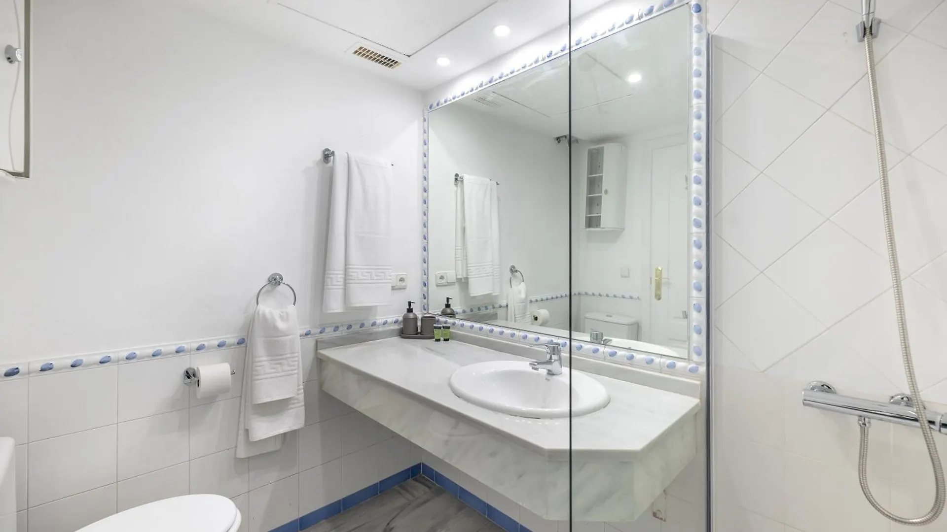 Stunning Duplex By The Golf & Terrace By The Beach Marbella Spanien