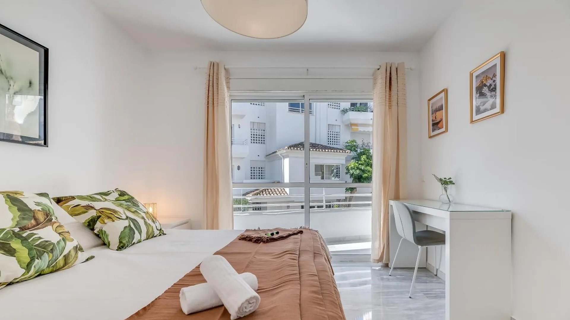 Stunning Duplex By The Golf & Terrace By The Beach Marbella Lägenhet